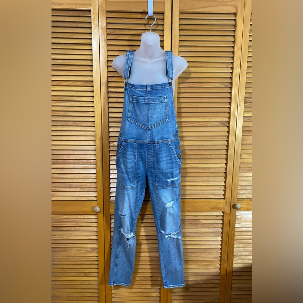 Lightweight overalls by D-ID [Coachella]
